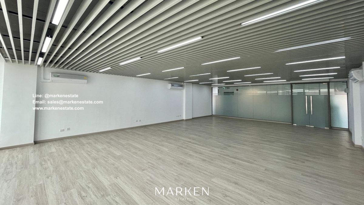For RentOfficeRatchadapisek, Huaikwang, Suttisan : For Rent: Office Space in Ratchadapisek, Near MRT, Private Air Conditioning with Flexible Usage Times