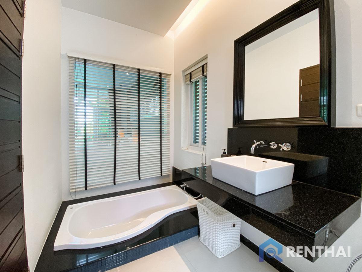 ขายบ้านภูเก็ต : สำหรับ ขาย วิลล่า  ที่ Oxygen Condominium Bangtao