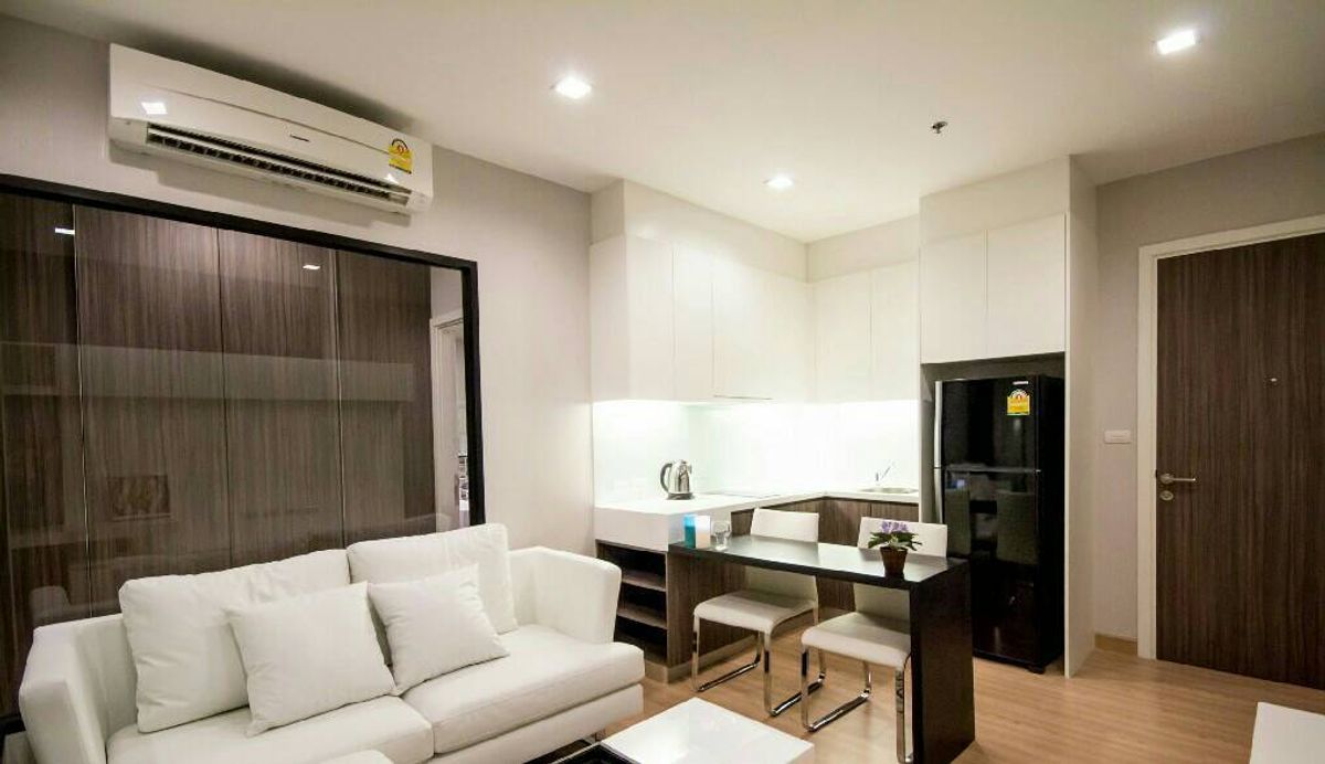 ให้เช่าคอนโดวงเวียนใหญ่ เจริญนคร : ให้เช่า Urbano Absolute Sathon Taksin 1 bed. 37 sqm ห้องใหญ่ คอนโดสวย บรรยากาศดี