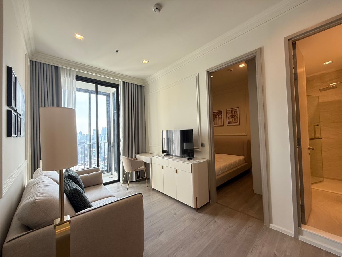 For RentCondoRatchathewi,Phayathai : ⚜️Brand New 1 bedroom for rent⚜️