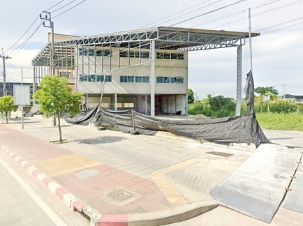 For RentOfficePattanakan, Srinakarin : SuanLuang Rama IX on the main rd. Srinakarin Train Market 2.4 km. Showroom Office economic area land