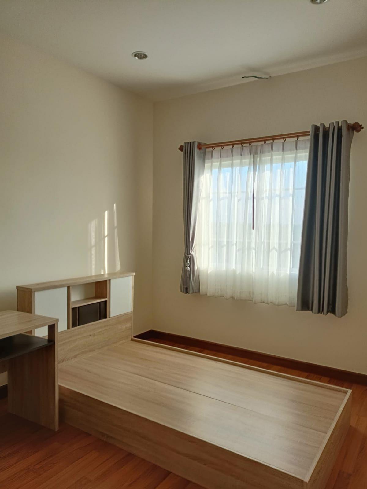 For SaleTownhomePathum Thani,Rangsit, Thammasat : Selling at a loss, townhouse with a width of 5.7 meters, Khlong 4