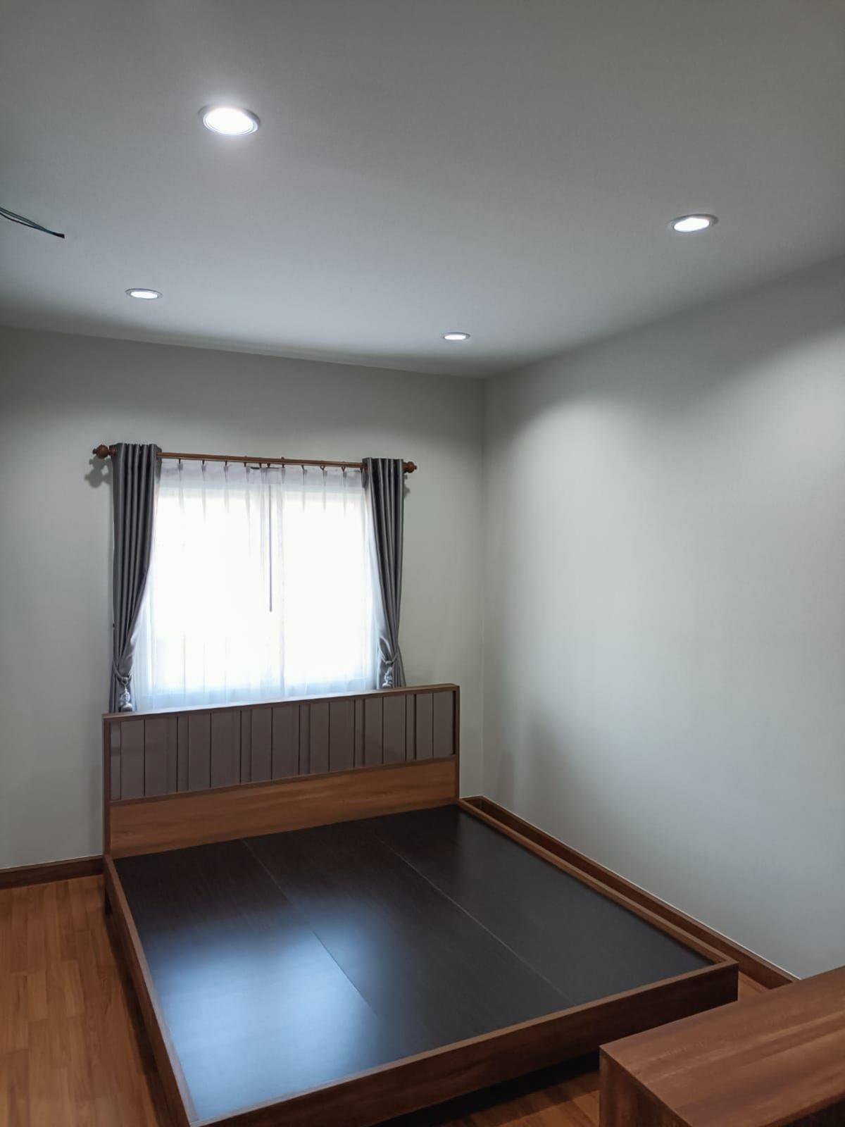 For SaleTownhomePathum Thani,Rangsit, Thammasat : Selling at a loss, townhouse with a width of 5.7 meters, Khlong 4