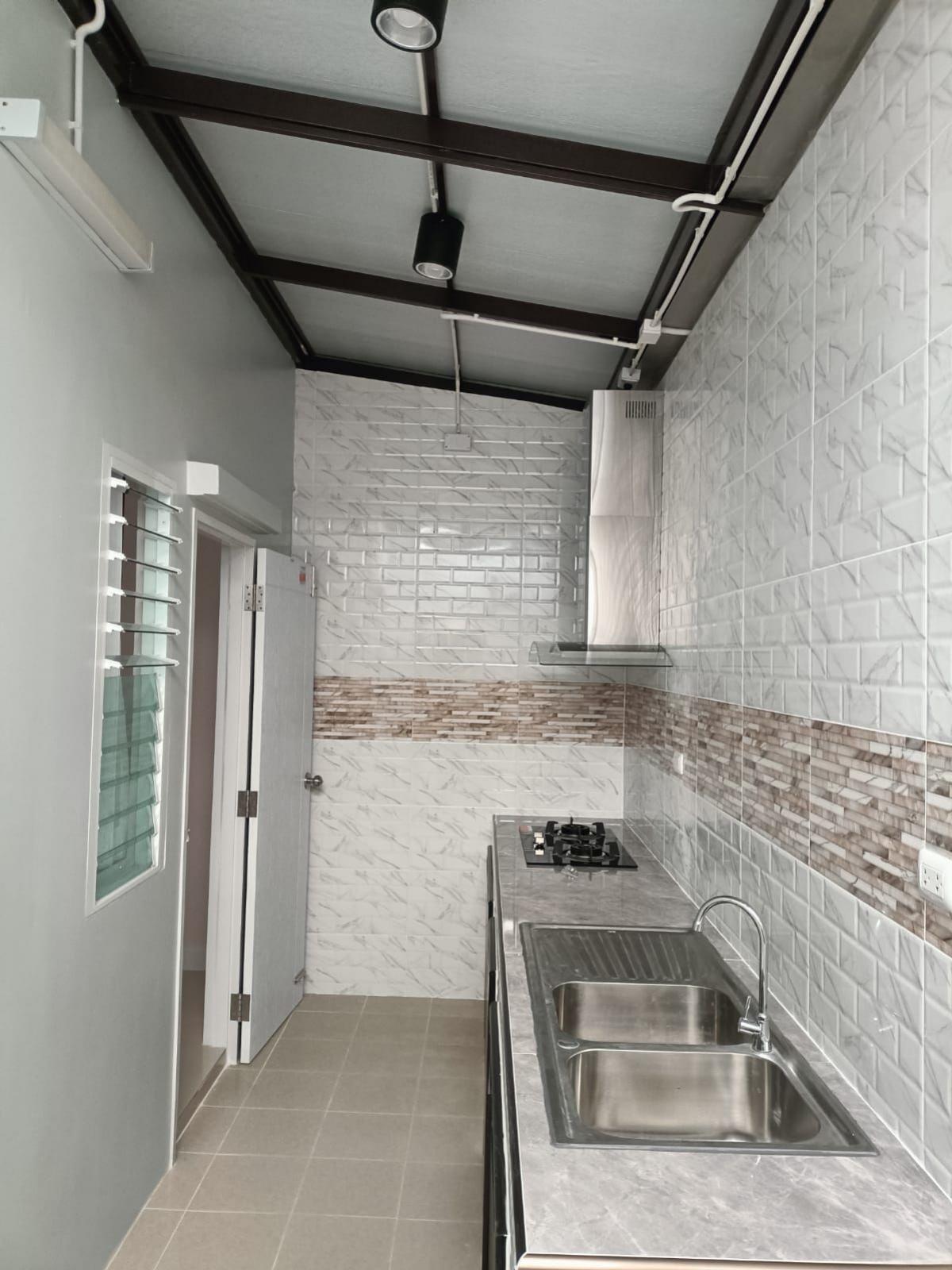 For SaleTownhomePathum Thani,Rangsit, Thammasat : Selling at a loss, townhouse with a width of 5.7 meters, Khlong 4