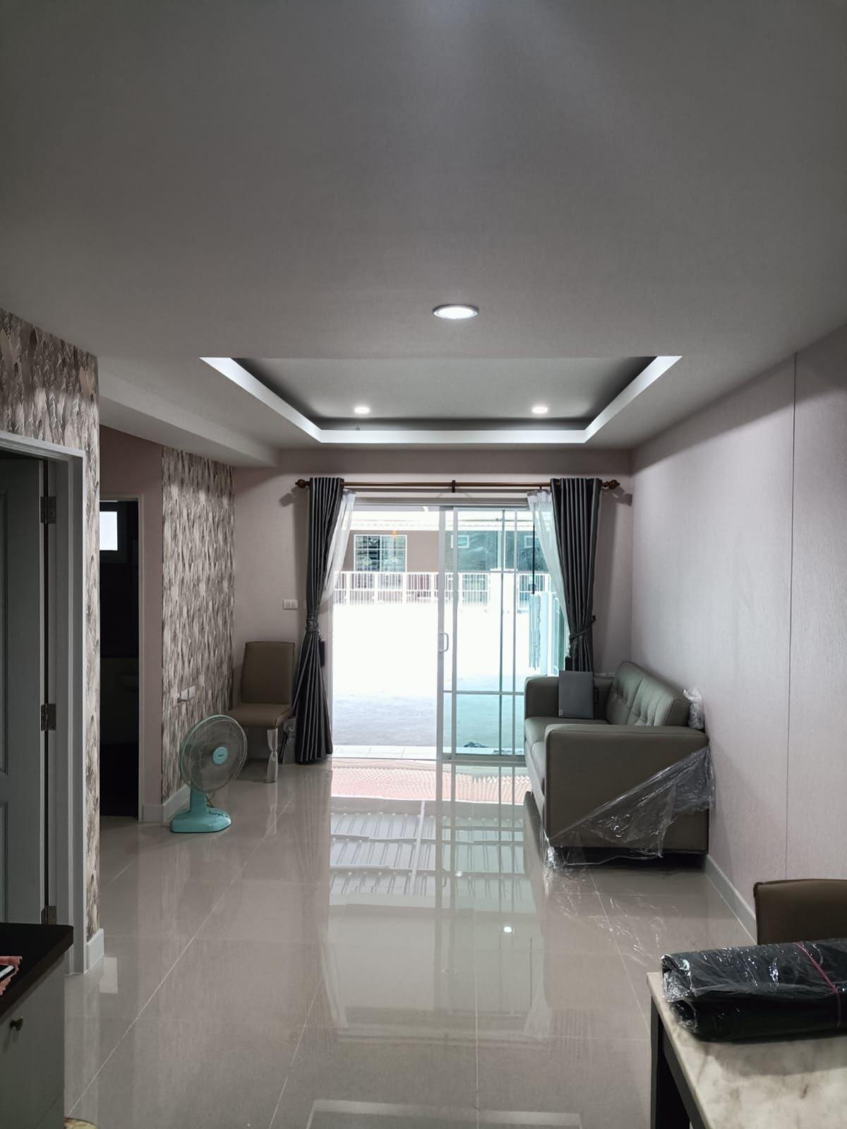 For SaleTownhomePathum Thani,Rangsit, Thammasat : Selling at a loss, townhouse with a width of 5.7 meters, Khlong 4