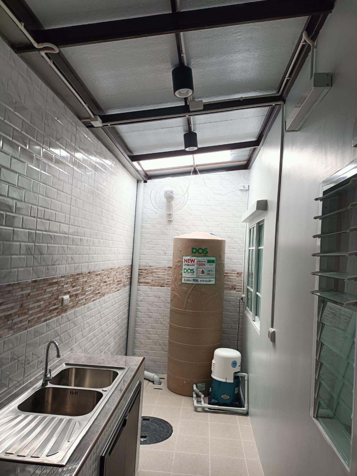 For SaleTownhomePathum Thani,Rangsit, Thammasat : Selling at a loss, townhouse with a width of 5.7 meters, Khlong 4