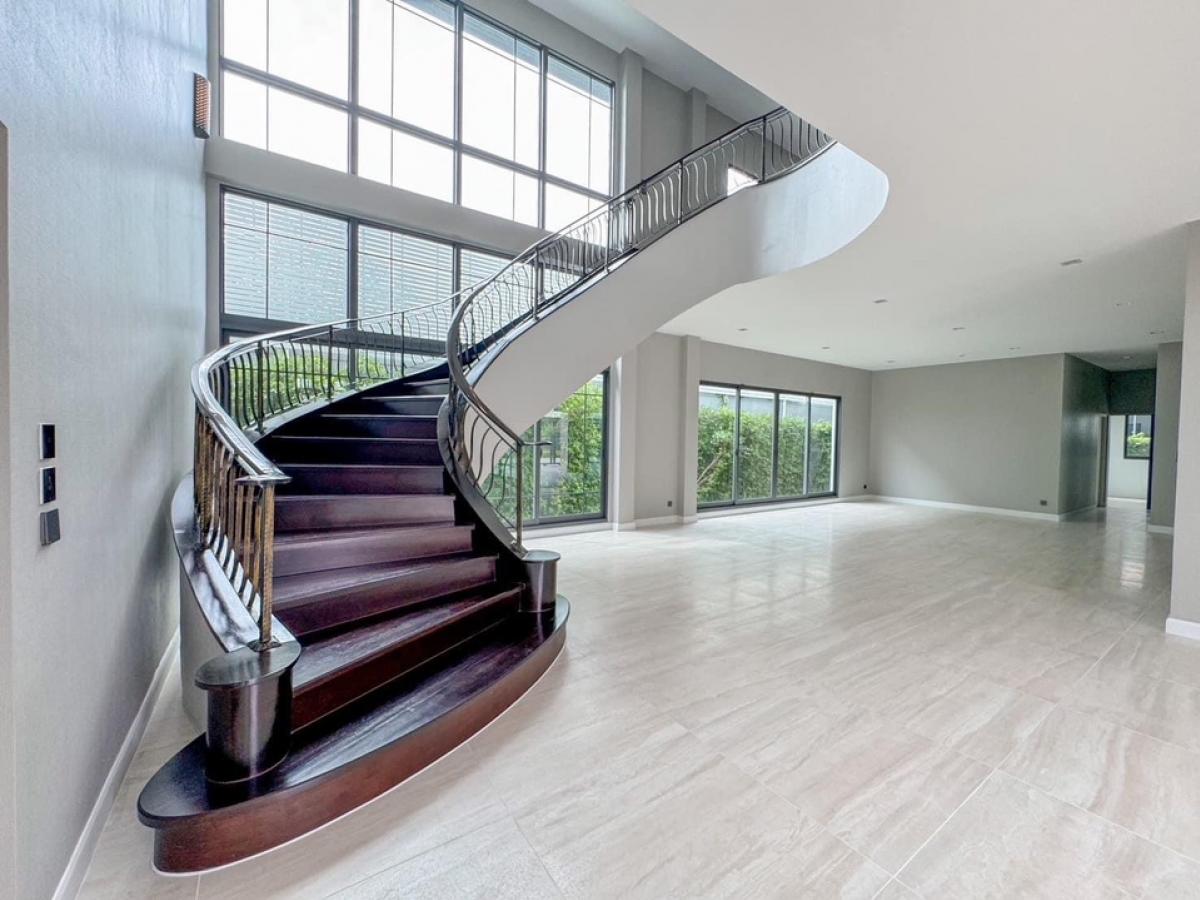 ขายบ้านบางนา แบริ่ง ลาซาล : ขายบ้าน Grand Bangkok Boulevard สุขุมวิท ศรีนครินทร์  780 Sq.m ราคา 79 MB ติดต่อ 086-795-9997 (จิมมี่)