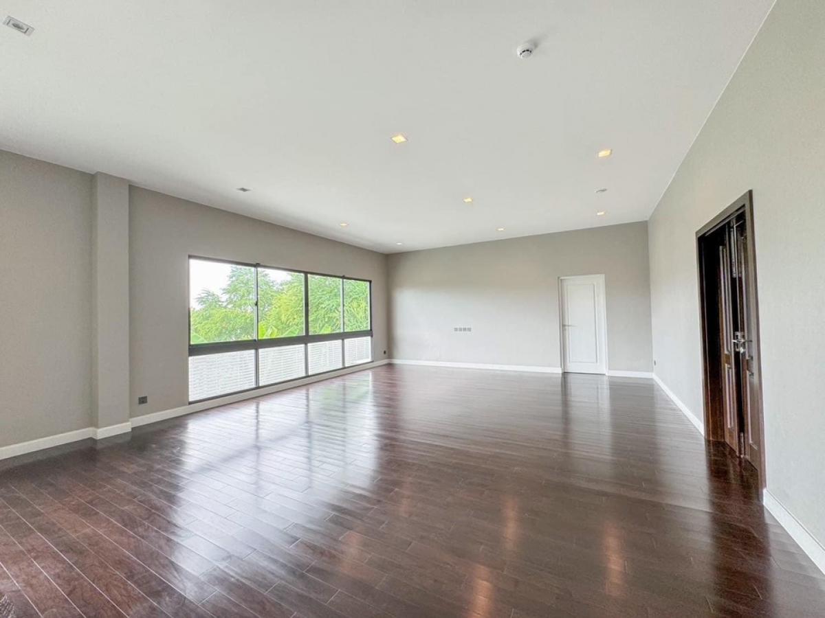 ขายบ้านบางนา แบริ่ง ลาซาล : ขายบ้าน Grand Bangkok Boulevard สุขุมวิท ศรีนครินทร์  780 Sq.m ราคา 79 MB ติดต่อ 086-795-9997 (จิมมี่)