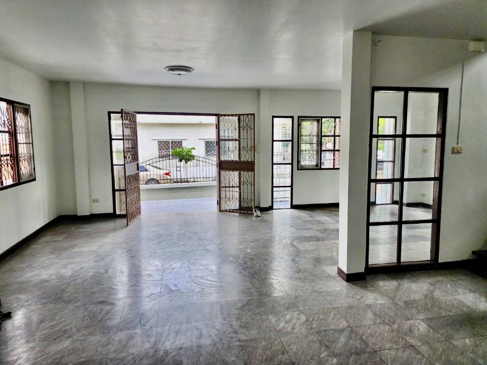 ขายบ้านเอกชัย บางบอน : ขายบ้านเดี่ยว 2 ชั้น 64 ตร.ว. หมู่บ้านกานดา การ์เด้นท์ (หลังมุม) 4 นอน 3 น้ำ ใกล้ รร.สารสาสน์บางบอน