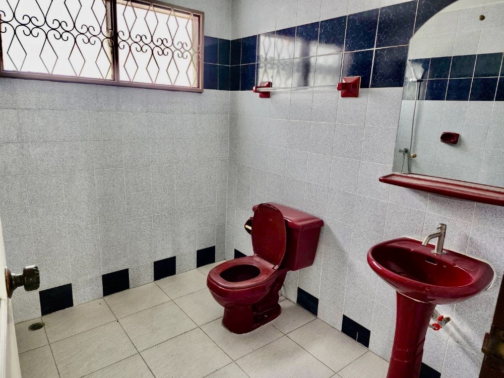 ขายบ้านเอกชัย บางบอน : ขายบ้านเดี่ยว 2 ชั้น 64 ตร.ว. หมู่บ้านกานดา การ์เด้นท์ (หลังมุม) 4 นอน 3 น้ำ ใกล้ รร.สารสาสน์บางบอน