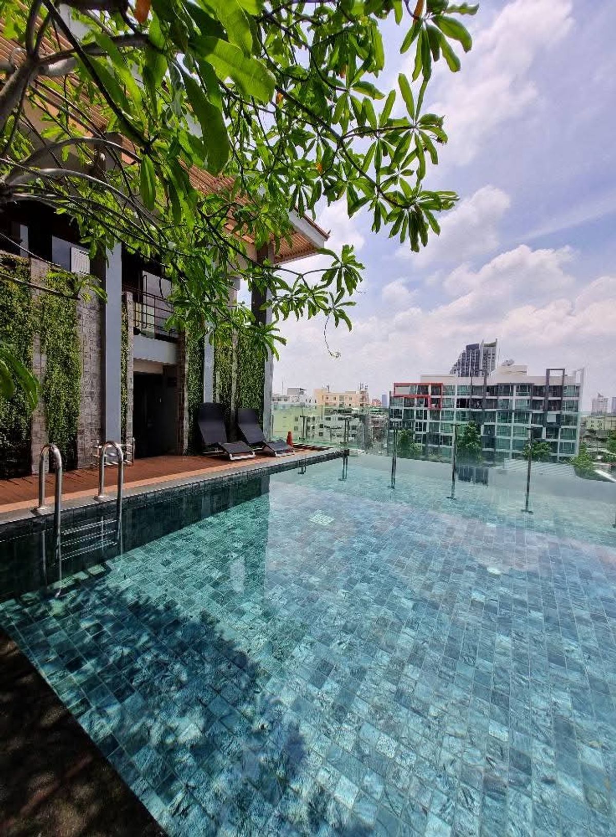 For RentCondoRatchadapisek, Huaikwang, Suttisan : 🎏🪅Centric Ratchada-Sutthisan🪅🎏 Ready to move in 🈵️Ready to move in, beautiful room 16,000 🚇Next to MRT Sutthisan 50 meters - Size 43 sq m. - 14th-16th floor - 1 bedroom, 1 bathroom, 1 living room, 1 kitchen. Interested, inquire Ag. Ruj Tel: 062-356-4564 L
