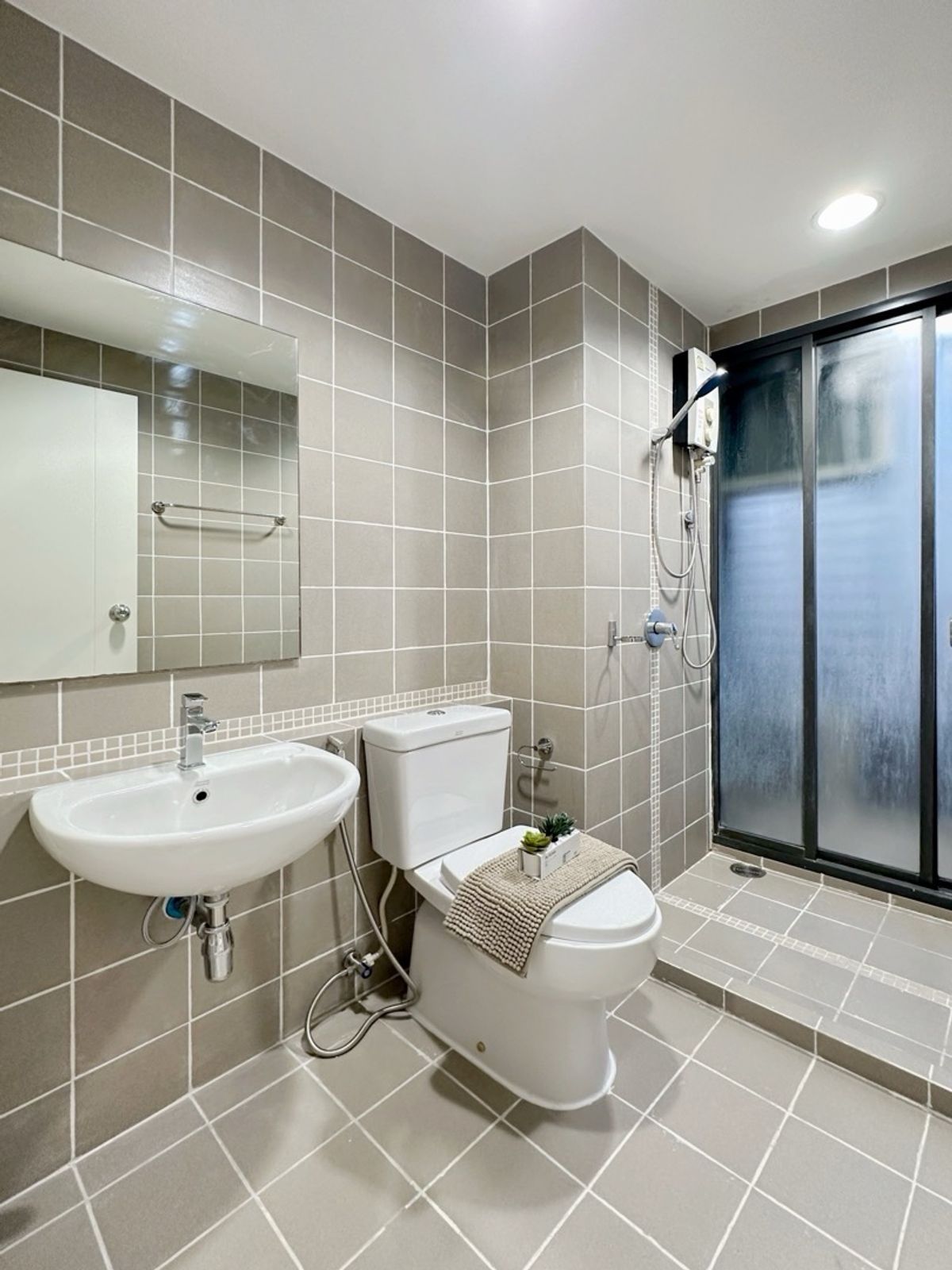 ขายคอนโดรามคำแหง หัวหมาก : ✨ขาย คอนโด ฟิวส์โมเบียส โซนรามคำแหง พระราม 9 ห้องสวย เฟอร์ครบ พร้อมอยู่  ฟรีโอน