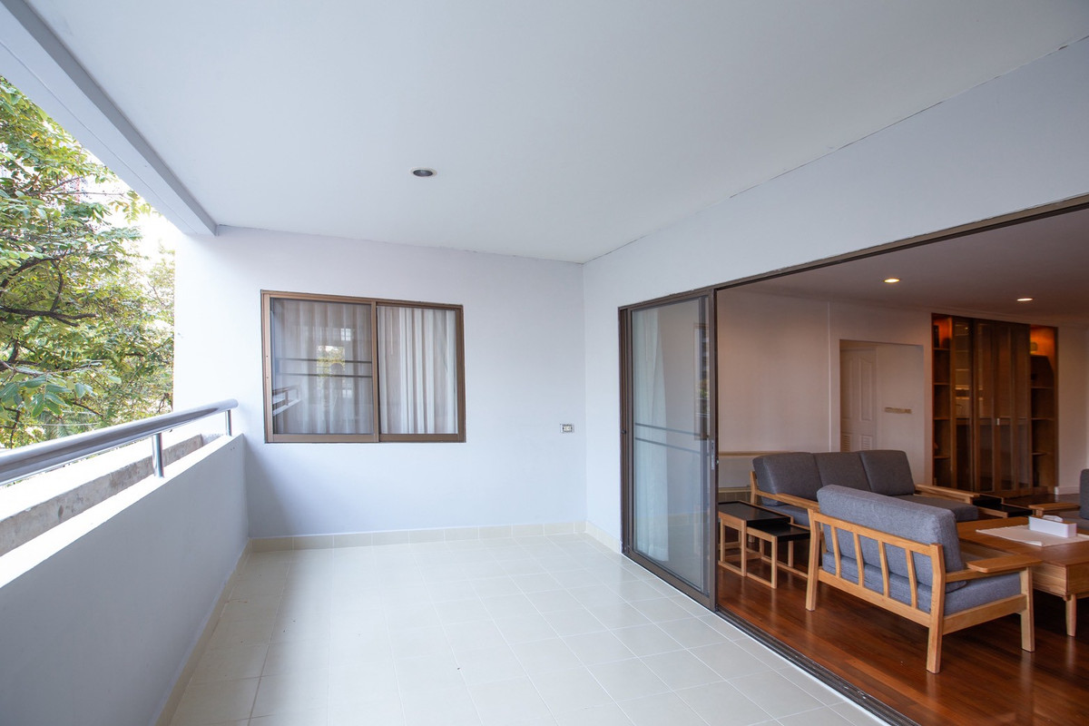 ให้เช่าคอนโดสุขุมวิท อโศก ทองหล่อ : 📢👇Newly renovated big size unit, petfriendly no size limit  , big balcony, Located at Sukhumvit 31, near Em district