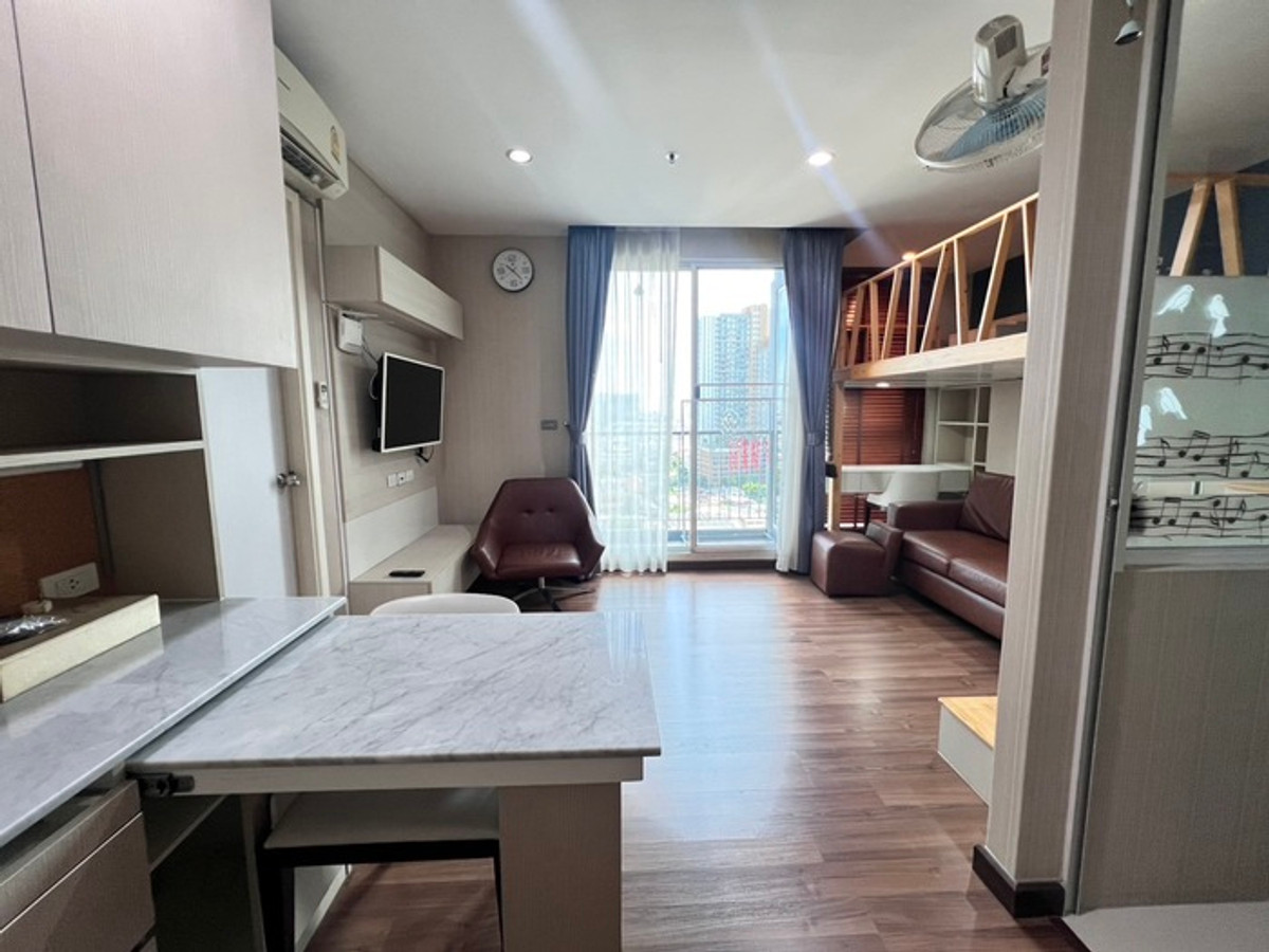 ให้เช่าคอนโดบางซื่อ วงศ์สว่าง เตาปูน : 💖💖ให้เช่าคอนโด!! ชีวาทัย อินเตอร์เชนจ์ (Chewathai Interchange) /1 ห้องนอน ขนาด 41  ตรม ราคาเพียง 15,000 บาท/ สนใจสอบถามได้นะคะ Line ID = atfirm2010💖💖 