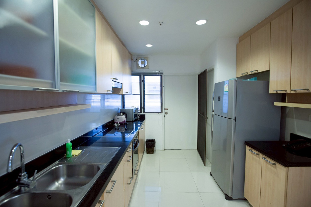 ให้เช่าคอนโดสุขุมวิท อโศก ทองหล่อ : 📢👇Newly renovated big size unit, petfriendly no size limit  , big balcony, Located at Sukhumvit 31, near Em district