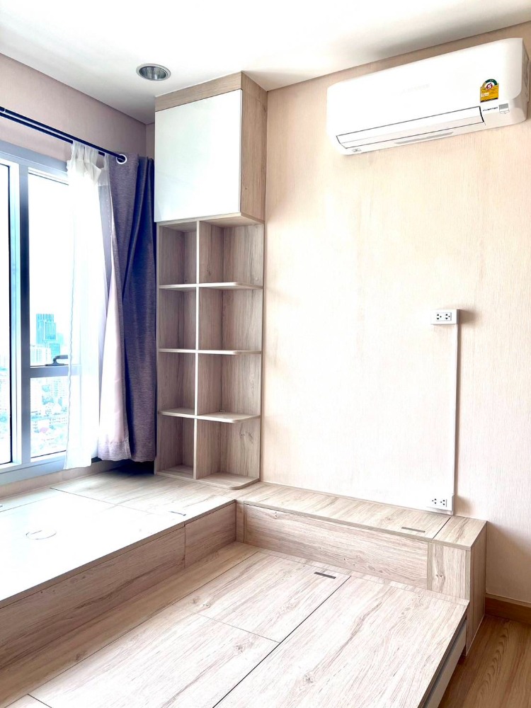 For SaleCondoSapankwai,Jatujak : For sale INTRO PHAHOYOTHIN-PRADIPAT 1 bedroom with balcony, high floor, near BTS, suitable for investment and living.
