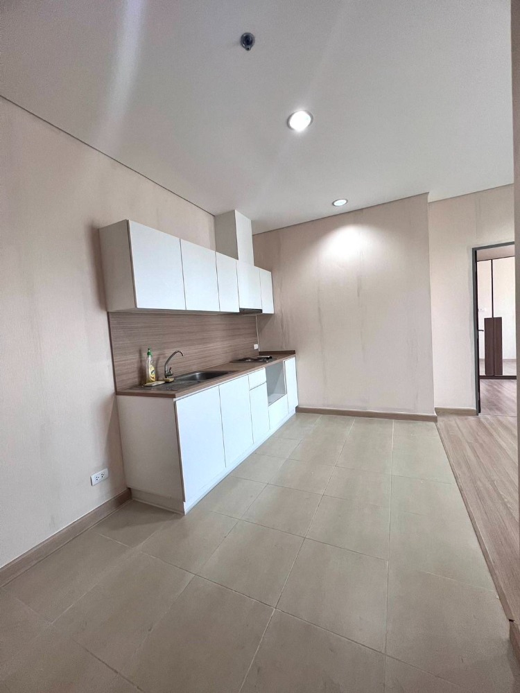 For SaleCondoSapankwai,Jatujak : For sale INTRO PHAHOYOTHIN-PRADIPAT 1 bedroom with balcony, high floor, near BTS, suitable for investment and living.