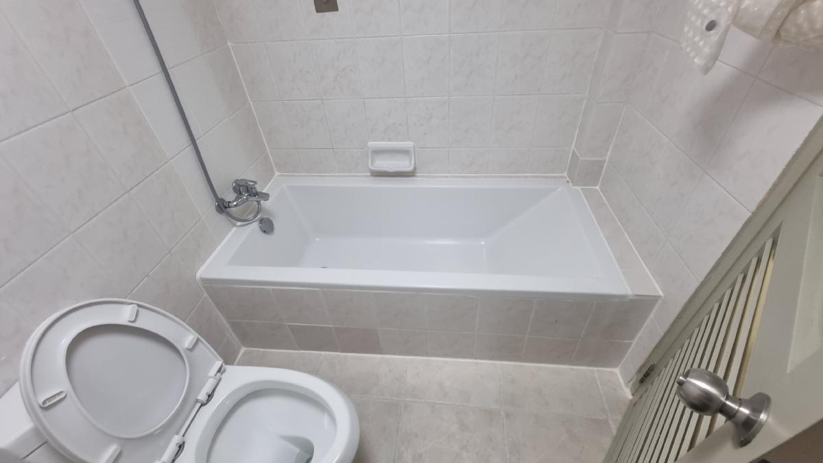 ให้เช่าสุขุมวิท อโศก ทองหล่อ : พร้อมพงษ์ Pet friendly อพาร์ทเมนท์ให้เช่า เหมาะสำหรับครอบครัว 3 ห้องนอน 4 ห้องน้ำ มีรถรับส่ง BTS Supermarket ใกล้เคียง