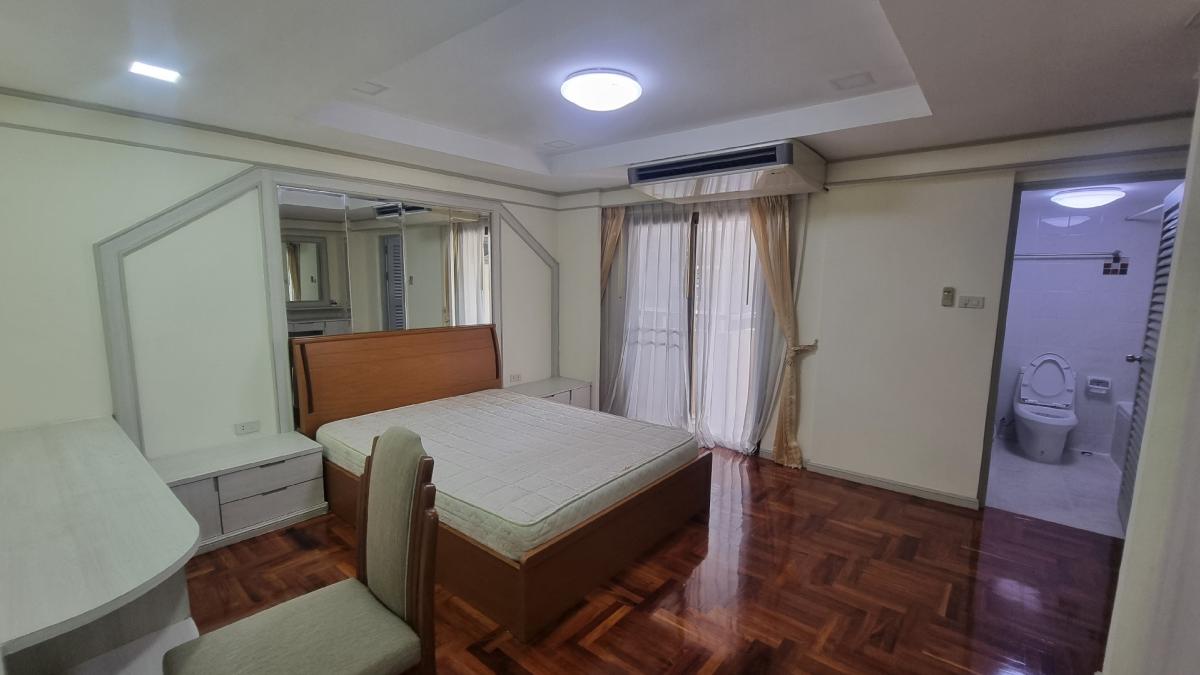 ให้เช่าสุขุมวิท อโศก ทองหล่อ : พร้อมพงษ์ Pet friendly อพาร์ทเมนท์ให้เช่า เหมาะสำหรับครอบครัว 3 ห้องนอน 4 ห้องน้ำ มีรถรับส่ง BTS Supermarket ใกล้เคียง