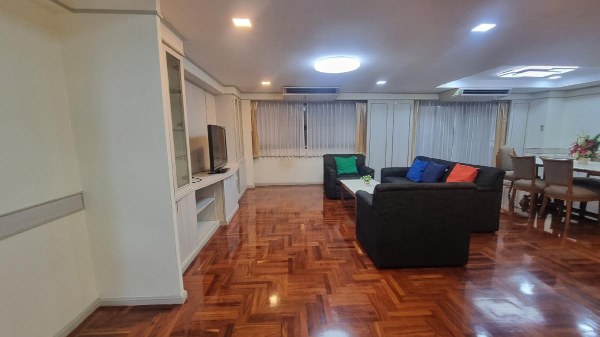 ให้เช่าสุขุมวิท อโศก ทองหล่อ : พร้อมพงษ์ Pet friendly อพาร์ทเมนท์ให้เช่า เหมาะสำหรับครอบครัว 3 ห้องนอน 4 ห้องน้ำ มีรถรับส่ง BTS Supermarket ใกล้เคียง