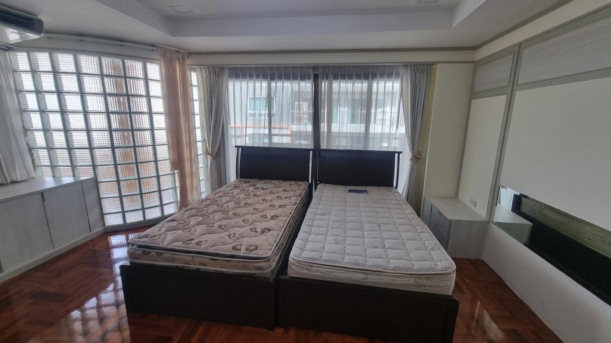 ให้เช่าสุขุมวิท อโศก ทองหล่อ : พร้อมพงษ์ Pet friendly อพาร์ทเมนท์ให้เช่า เหมาะสำหรับครอบครัว 3 ห้องนอน 4 ห้องน้ำ มีรถรับส่ง BTS Supermarket ใกล้เคียง