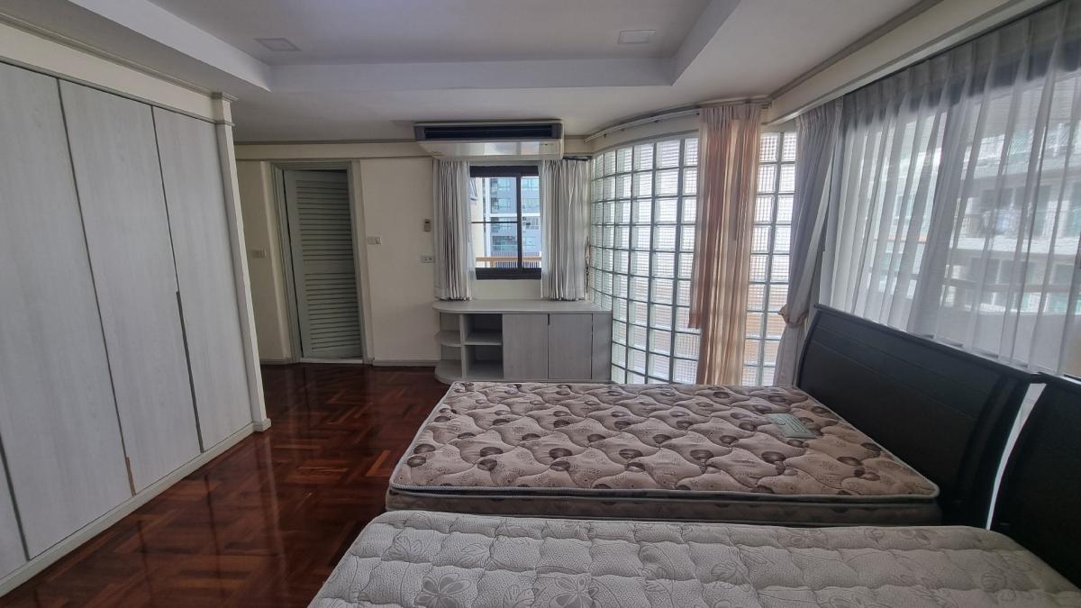 ให้เช่าสุขุมวิท อโศก ทองหล่อ : พร้อมพงษ์ Pet friendly อพาร์ทเมนท์ให้เช่า เหมาะสำหรับครอบครัว 3 ห้องนอน 4 ห้องน้ำ มีรถรับส่ง BTS Supermarket ใกล้เคียง