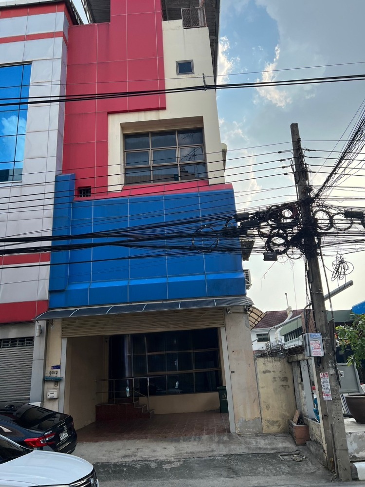 For SaleShop HouseRatchadapisek, Huaikwang, Suttisan : For sale: Shophouse, 33.4 sq.w., Ratchada, Huai Khwang area