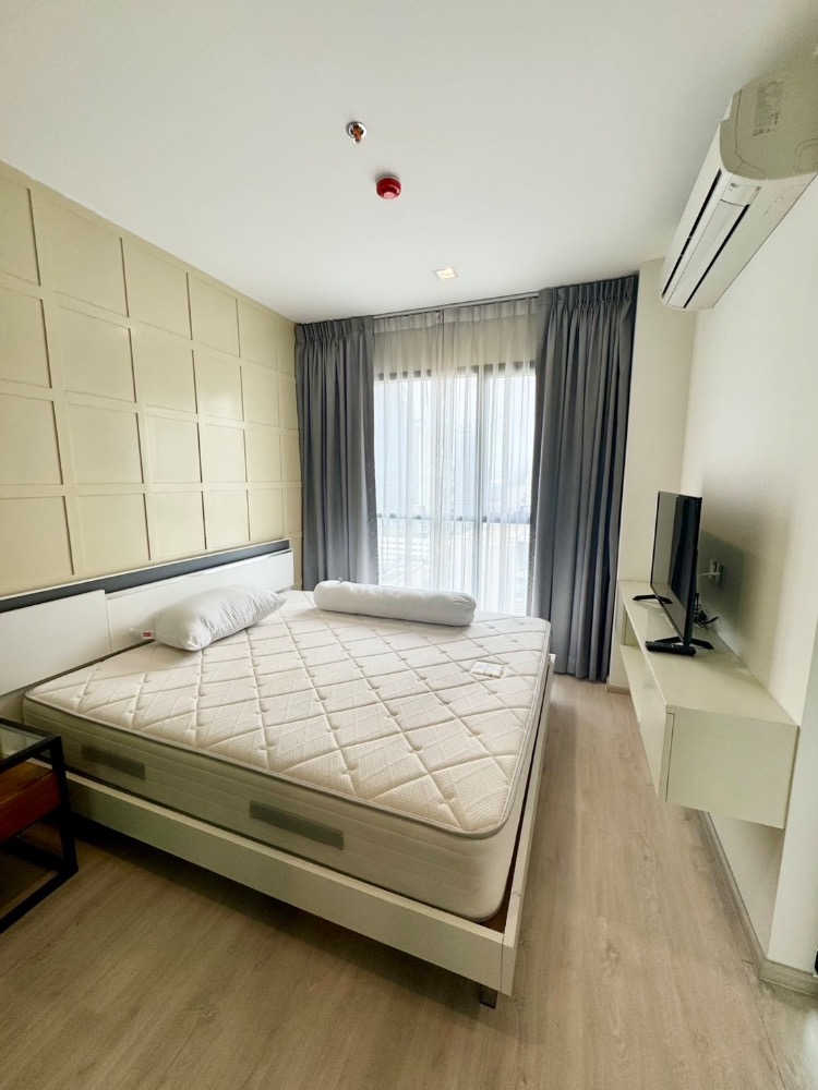 For RentCondoRatchathewi,Phayathai : Urgent for rent 📌 Rhythm Rangnam 1 bed 1 bath 35. Sq.m. high floor, very cheap price 22,000 baht, call 092-2462653 Donut