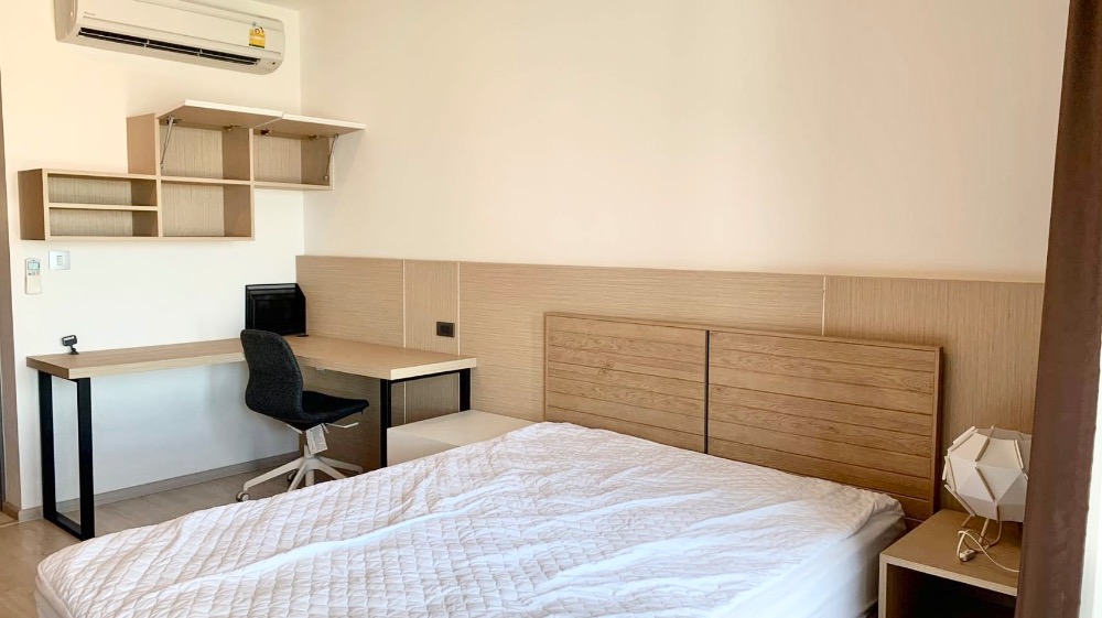 For RentCondoRatchathewi,Phayathai : Urgent for rent 📌 Rhythm Rangnam Studio 1 bath 28 Sq.m high floor, very cheap price 20,000 baht, call 092-2462653 Donut
