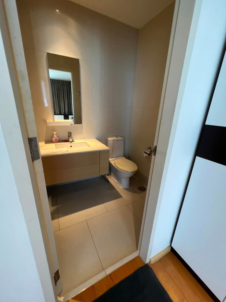 For SaleCondoRatchathewi,Phayathai : Villa Rachatewi【𝐒𝐄𝐋𝐋 & 𝐑𝐄𝐍𝐓】🔥 The perfect combination of design and location, near Siam, convenient transportation via BTS Phaya Thai, ready to move in🔥 Contact Line ID: @hacondo