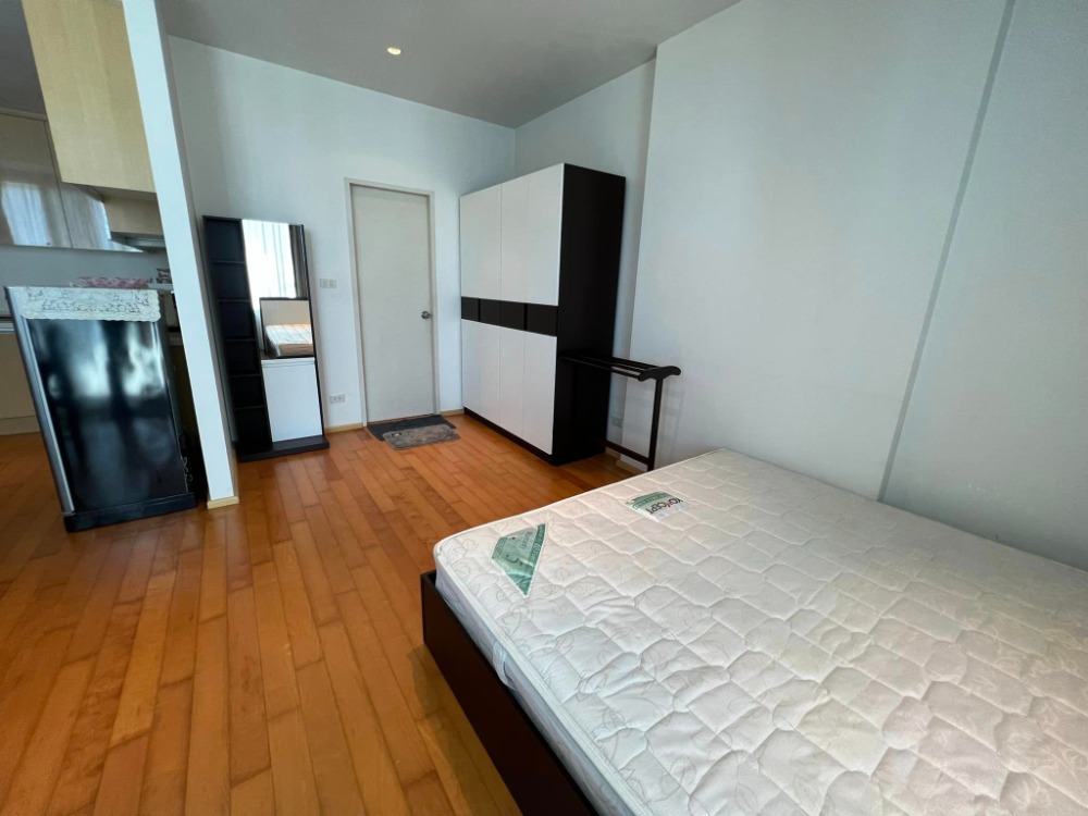 For SaleCondoRatchathewi,Phayathai : Villa Rachatewi【𝐒𝐄𝐋𝐋 & 𝐑𝐄𝐍𝐓】🔥 The perfect combination of design and location, near Siam, convenient transportation via BTS Phaya Thai, ready to move in🔥 Contact Line ID: @hacondo