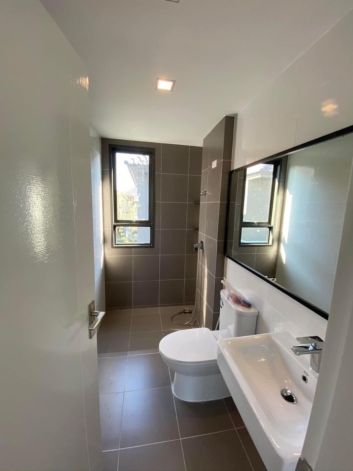 For RentHousePattanakan, Srinakarin : House for rent 𝐕𝐞𝐧𝐮𝐞 𝐑𝐚𝐦𝐚𝟗 #New Krungthep Kreetha Road 𝐅𝐮𝐥𝐥𝐲 𝐅𝐮𝐫𝐧𝐢𝐭𝐮𝐫𝐞 Thap Chang Subdistrict, Saphan Sung District - Mega Bangna, Suvarnabhumi Airport, Central Bangna, The Mall Bangkapi, Seri Rak Hospital, Sinphaet Hospital