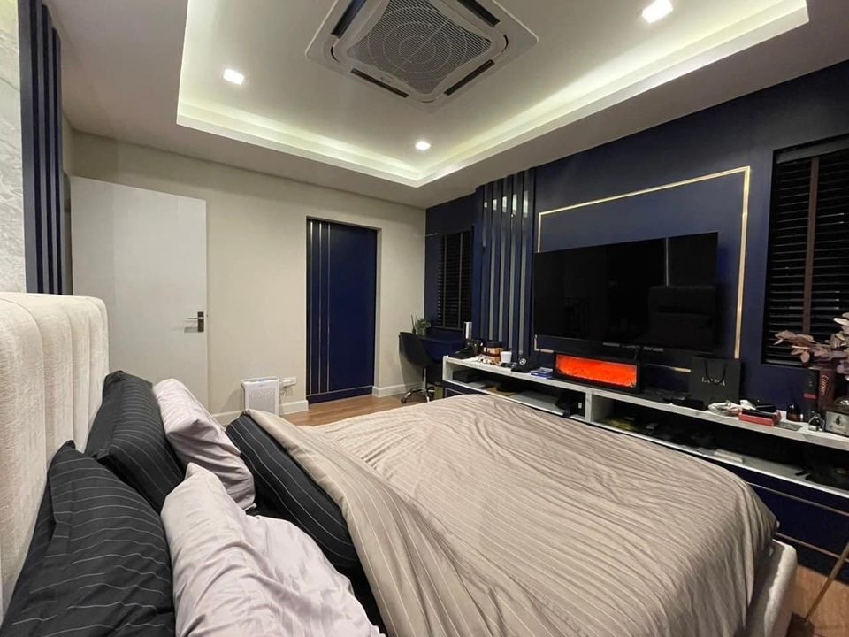 For RentHousePattanakan, Srinakarin : House for rent 𝐕𝐞𝐧𝐮𝐞 𝐑𝐚𝐦𝐚𝟗 #New Krungthep Kreetha Road 𝐅𝐮𝐥𝐥𝐲 𝐅𝐮𝐫𝐧𝐢𝐭𝐮𝐫𝐞 Thap Chang Subdistrict, Saphan Sung District - Mega Bangna, Suvarnabhumi Airport, Central Bangna, The Mall Bangkapi, Seri Rak Hospital, Sinphaet Hospital
