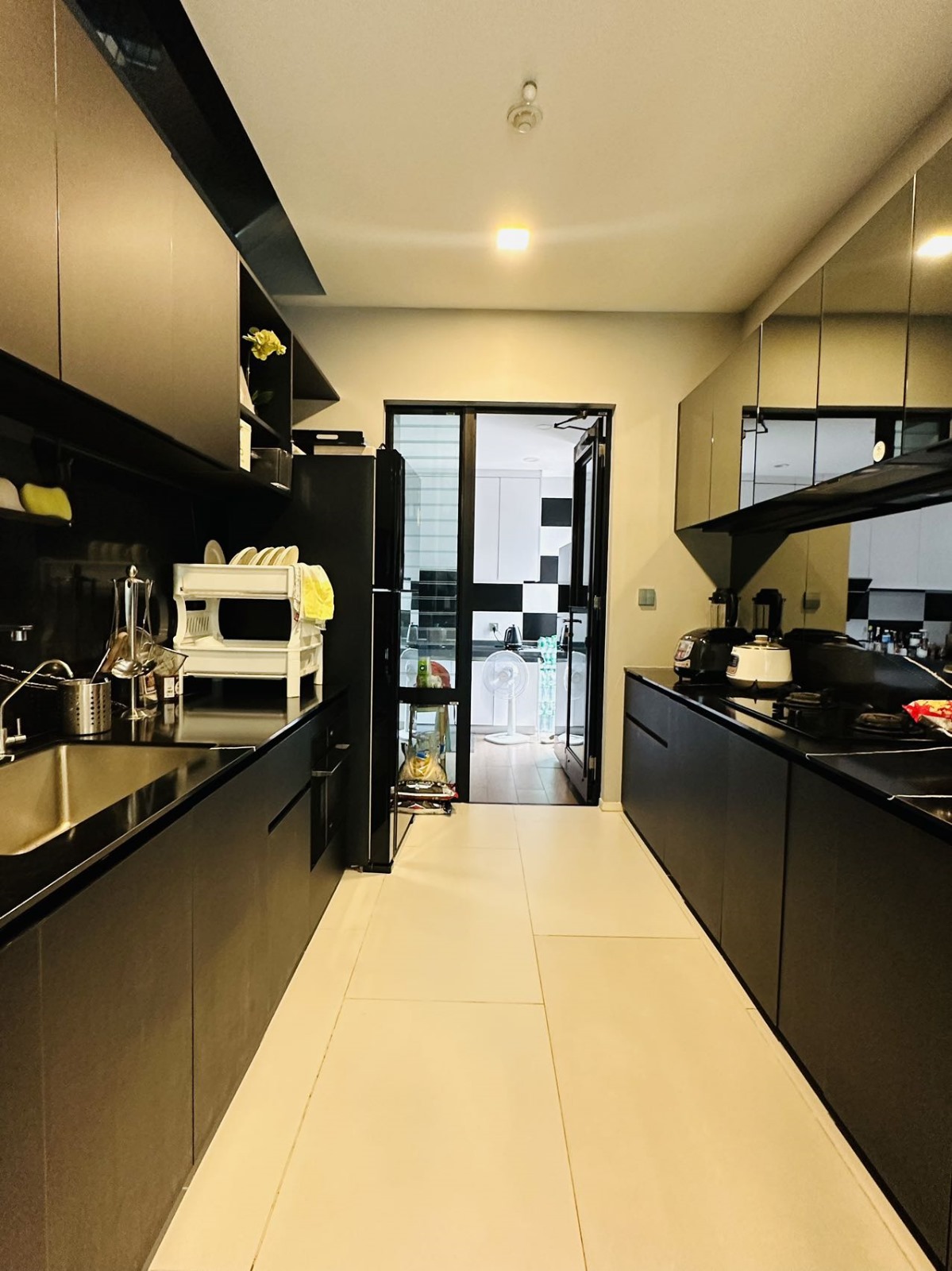 For RentHousePattanakan, Srinakarin : Nantawan rama9 srinakarin