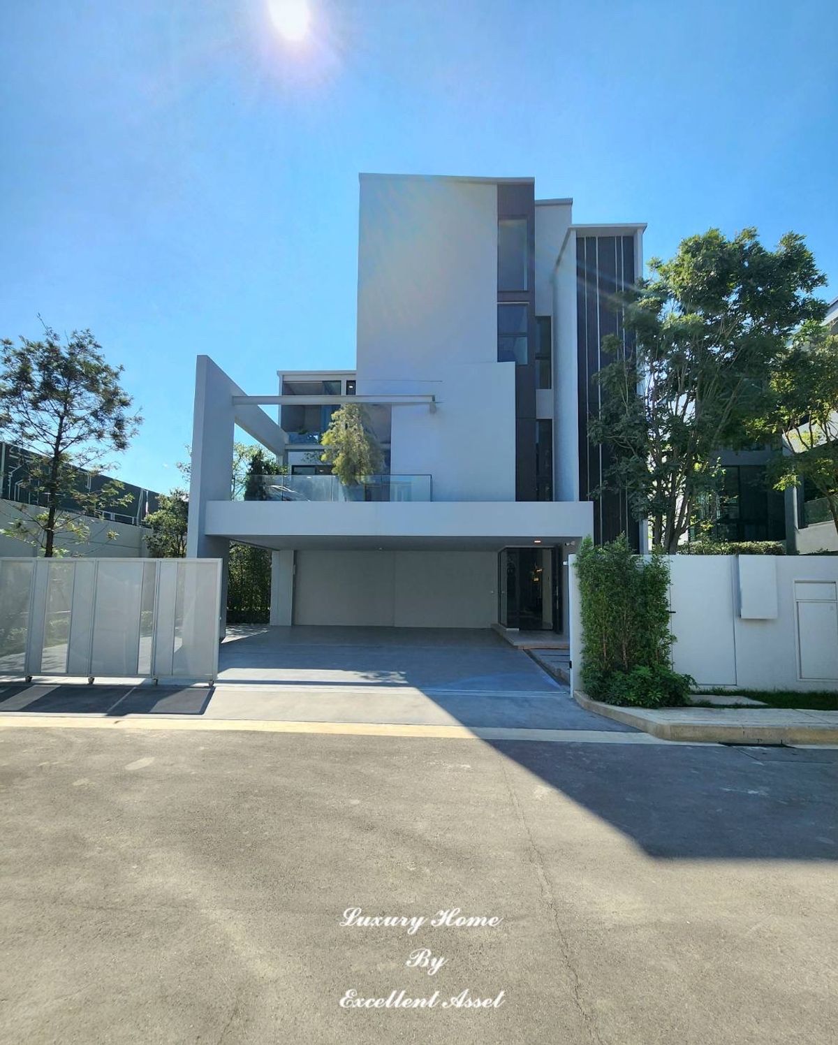 ขายบ้านบางนา แบริ่ง ลาซาล : 𝐕𝐢𝐯𝐞 𝐛𝐚𝐧𝐠𝐧𝐚 𝐤𝐦.𝟏𝟑  คัดแปลงสวยใกล้สวนส่วนกลางขนาดใหญ่   ราคาพิเศษ  ➡️ #ซื้อตรงโครงการ  บ้านโครงสร้างแข็งแรง  รองรับแผนดินไหว  มาตรฐาน 𝐋𝐀𝐍𝐃 𝐀𝐍𝐃 𝐇𝐎𝐔𝐒𝐄S