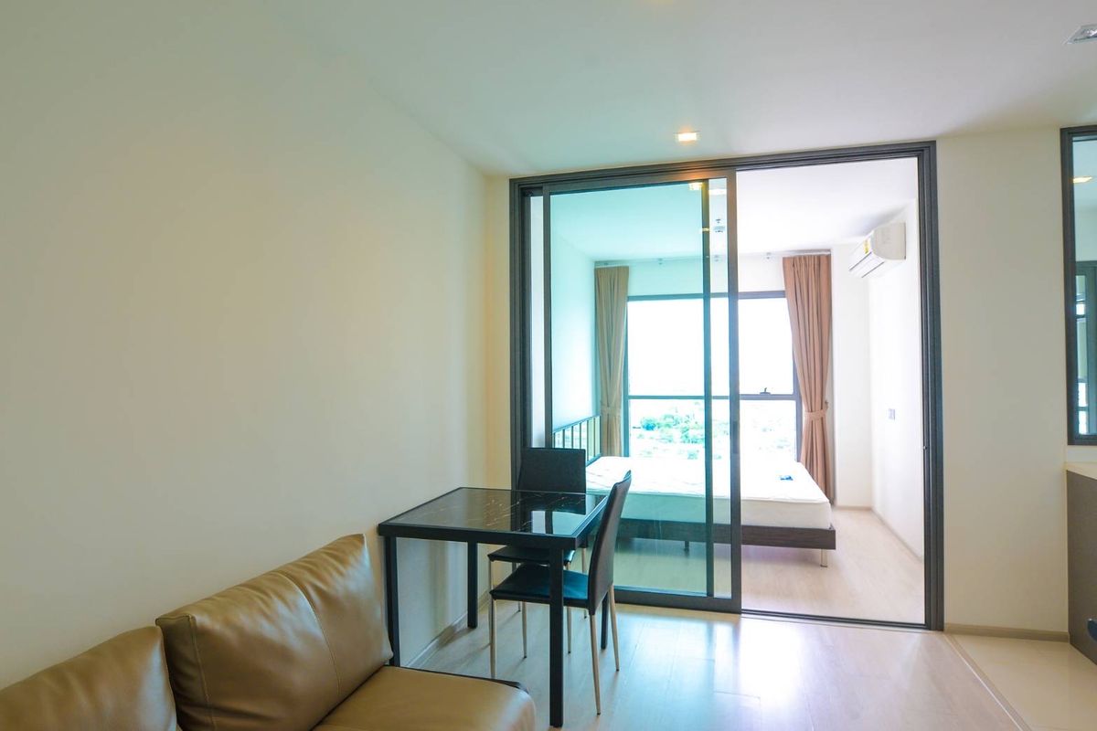 For RentCondoRatchathewi,Phayathai : Urgent for rent 📌 Rhythm Rangnam Studio 1 bath 28 Sq.m high floor, very cheap price 20,000 baht, call 092-2462653 Donut