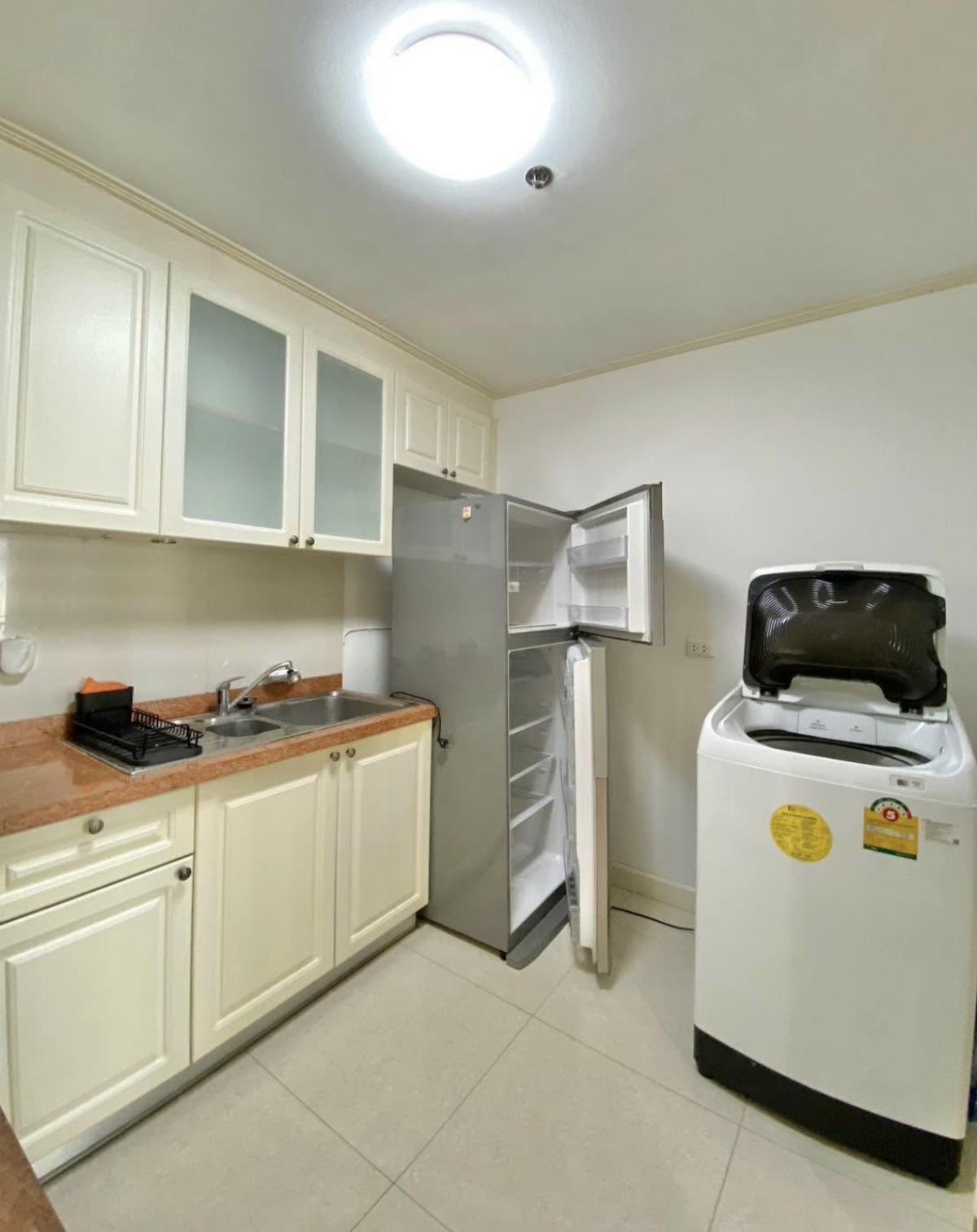 For RentCondoSamut Prakan,Samrong : 22/03/2026, 3 luxurious bedrooms with a view in the heart of Thonglor | La Vie En Rose for rent at only 55,000 THB/month
An elevated lifestyle near Thonglor BTS with complete amenities! 0642748883