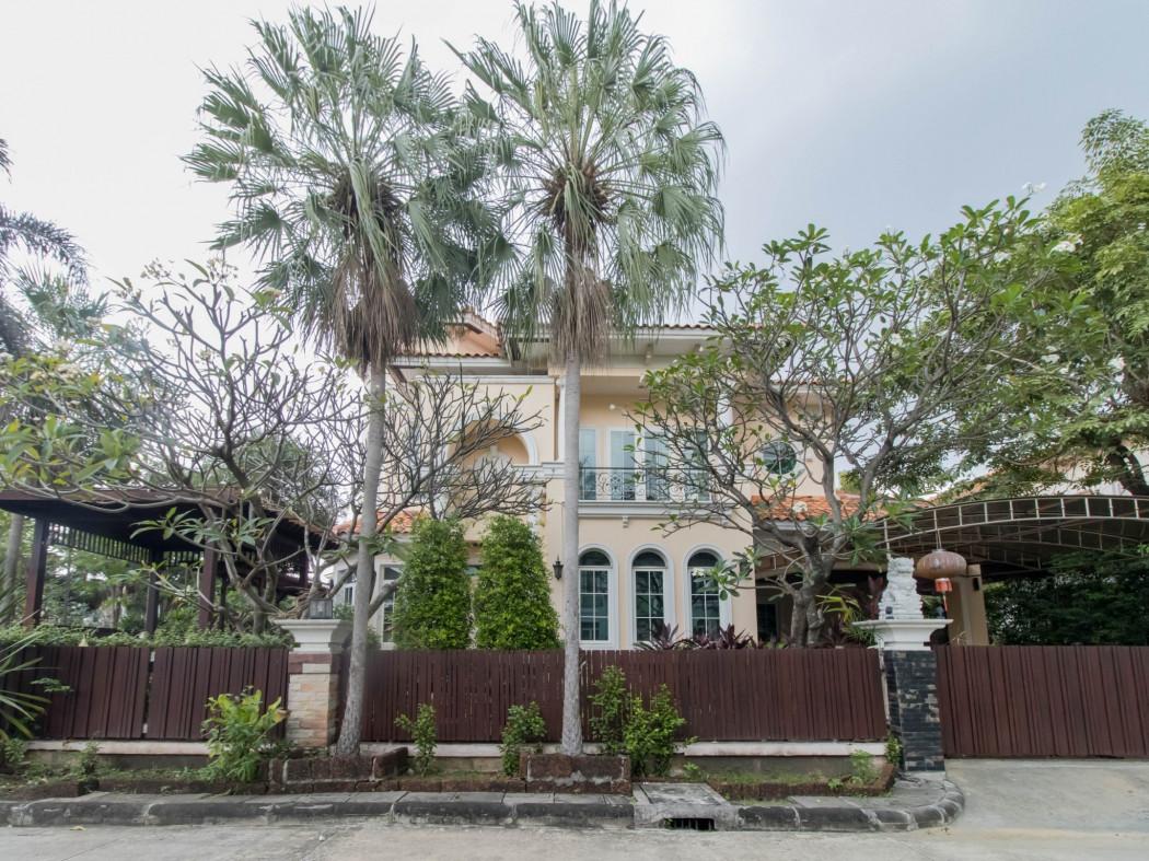 For SaleHouseBang kae, Phetkasem : Single house for sale, Narasiri Sathorn-Wongwaen, 350 sq m., 118.3 sq wa., corner house, empty house, no furniture, only some built-ins.
