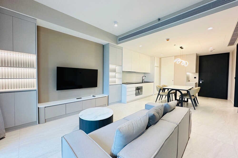 ขายคอนโดสาทร นราธิวาส : 🔥 สำหรับขาย - เช่า !! เลี้ยงสัตว์ได้, ห้องมุม, ชั้นสูง 18++, ห้องทิศใต้!! 🔥 Code C20230600051..........Tait Sathorn 12, 1 ห้องนอน, 1 ห้องน้ำ, แต่งครบ, พร้อมเข้าอยู่, ราคาพิเศษ!!📣📣