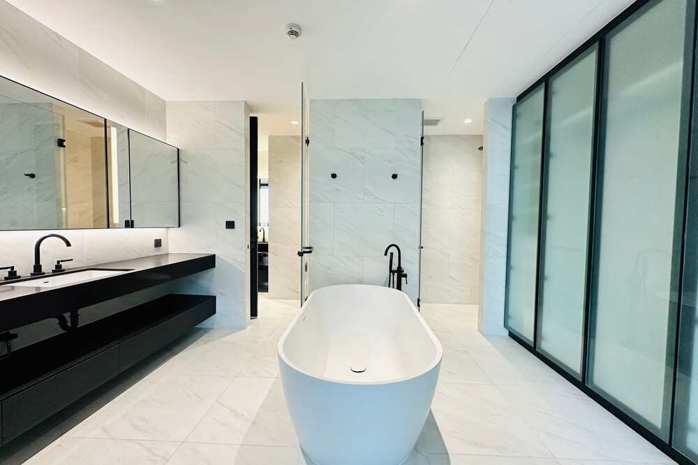 ขายคอนโดสาทร นราธิวาส : 🔥 สำหรับขาย - เช่า !! เลี้ยงสัตว์ได้, ห้องมุม, ชั้นสูง 18++, ห้องทิศใต้!! 🔥 Code C20230600051..........Tait Sathorn 12, 1 ห้องนอน, 1 ห้องน้ำ, แต่งครบ, พร้อมเข้าอยู่, ราคาพิเศษ!!📣📣