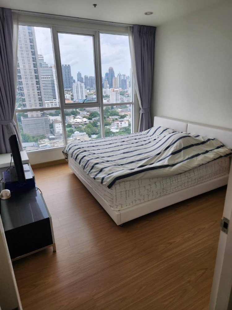 For SaleCondoSathorn, Narathiwat : Condo for sale, The Complete Narathiwat, corner room, beautiful view, cost price