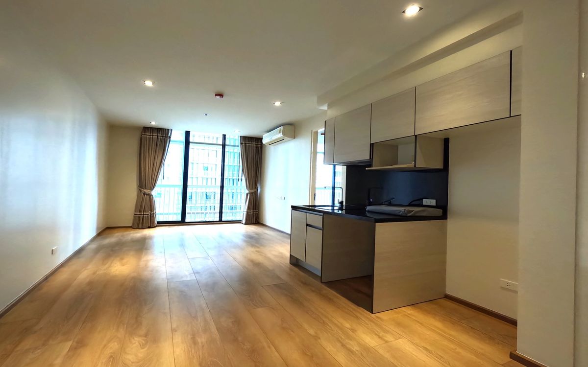 ขายคอนโดสุขุมวิท อโศก ทองหล่อ : ขาย/ให้เช่า Park24 Bts Prompong for sale in Classic Style Newly Renovated Corner Room.