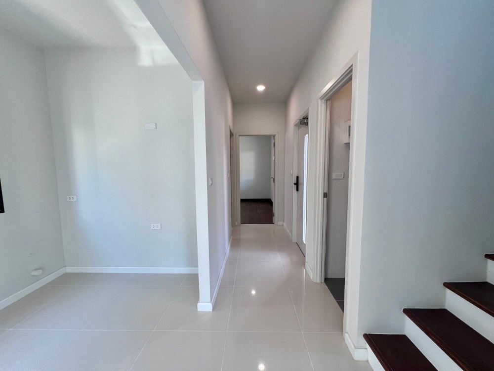 For SalePathum Thani,Rangsit, Thammasat : 🔥Selling a British-style twin house, next to the Green Line🔥 Grand Britannia Khu Khot Station