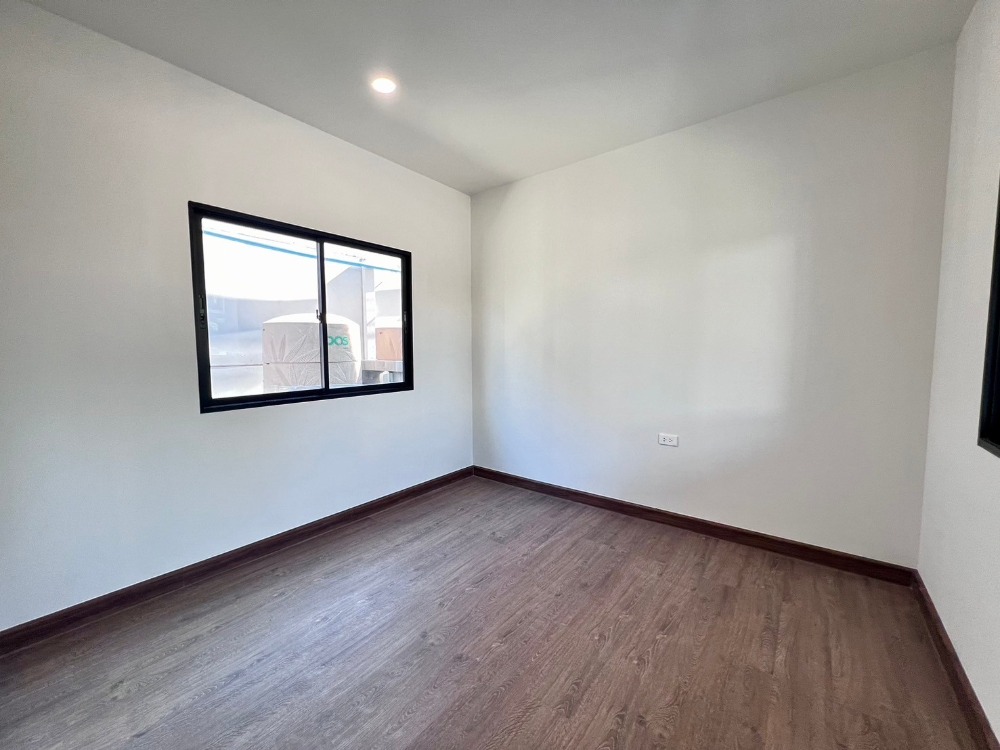 For SalePathum Thani,Rangsit, Thammasat : 🔥Selling a British-style twin house, next to the Green Line🔥 Grand Britannia Khu Khot Station