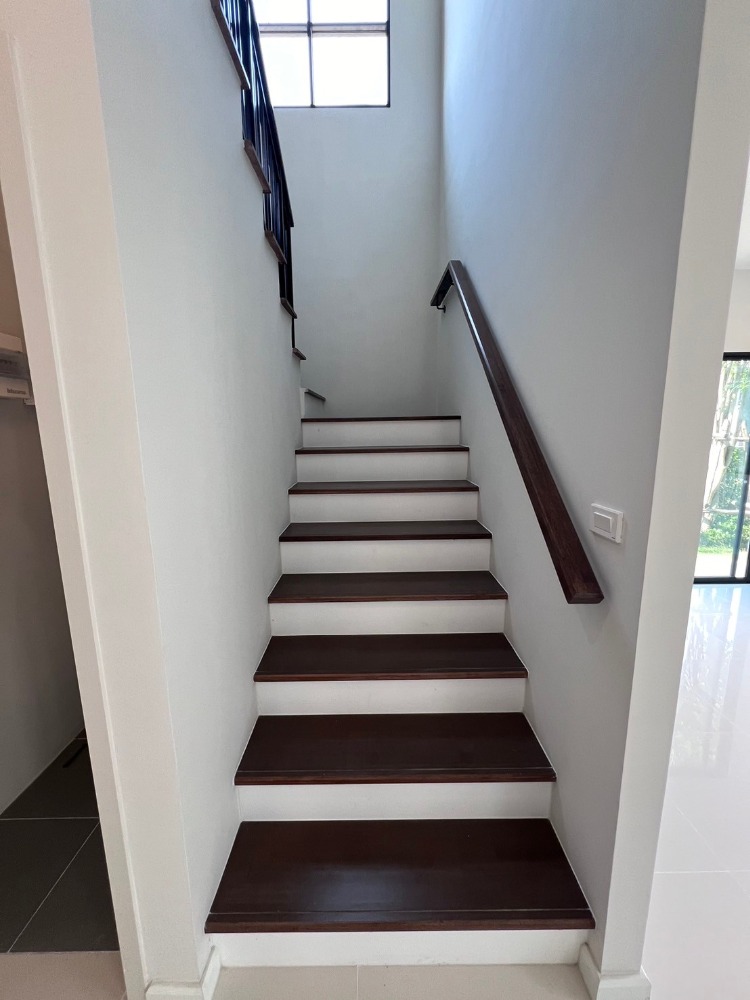 For SalePathum Thani,Rangsit, Thammasat : 🔥Selling a British-style twin house, next to the Green Line🔥 Grand Britannia Khu Khot Station