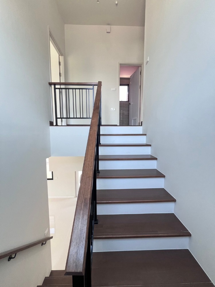 For SalePathum Thani,Rangsit, Thammasat : 🔥Selling a British-style twin house, next to the Green Line🔥 Grand Britannia Khu Khot Station