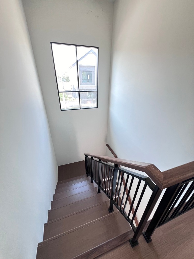 For SalePathum Thani,Rangsit, Thammasat : 🔥Selling a British-style twin house, next to the Green Line🔥 Grand Britannia Khu Khot Station