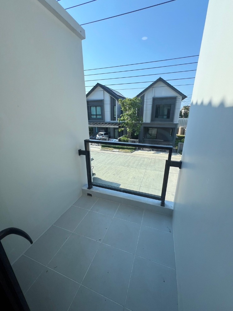 For SalePathum Thani,Rangsit, Thammasat : 🔥Selling a British-style twin house, next to the Green Line🔥 Grand Britannia Khu Khot Station