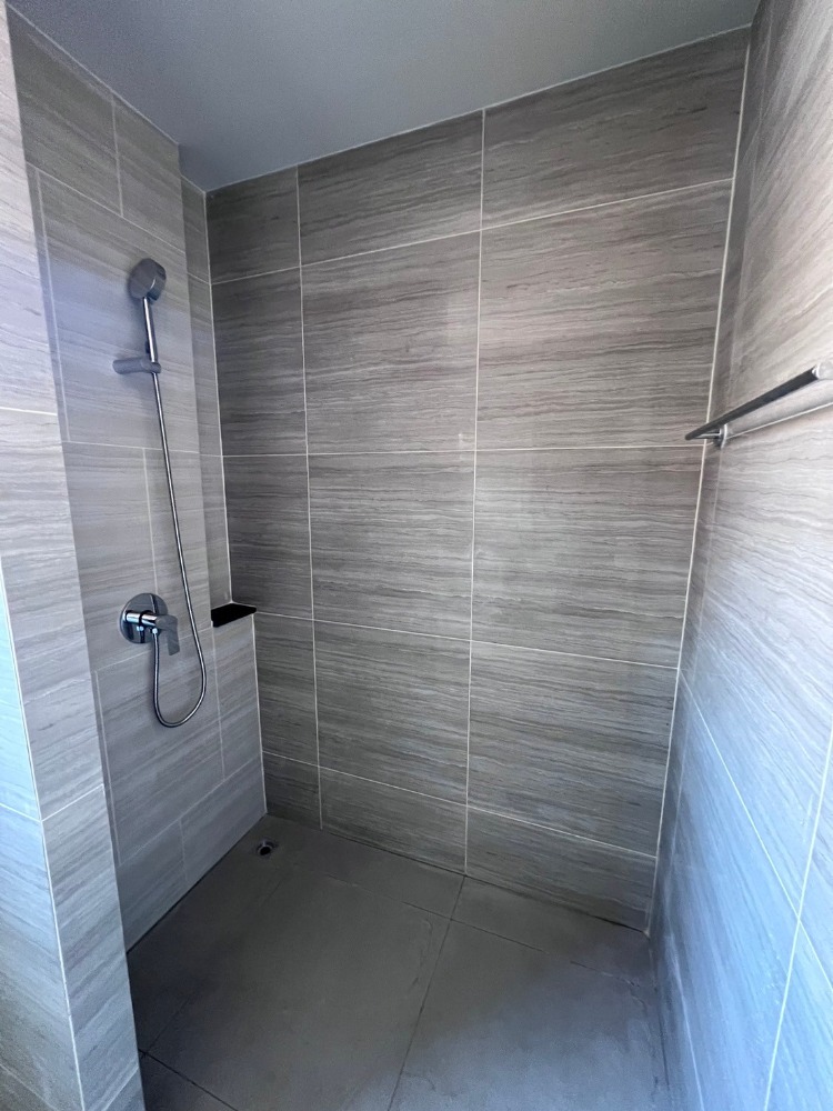 For SalePathum Thani,Rangsit, Thammasat : 🔥Selling a British-style twin house, next to the Green Line🔥 Grand Britannia Khu Khot Station