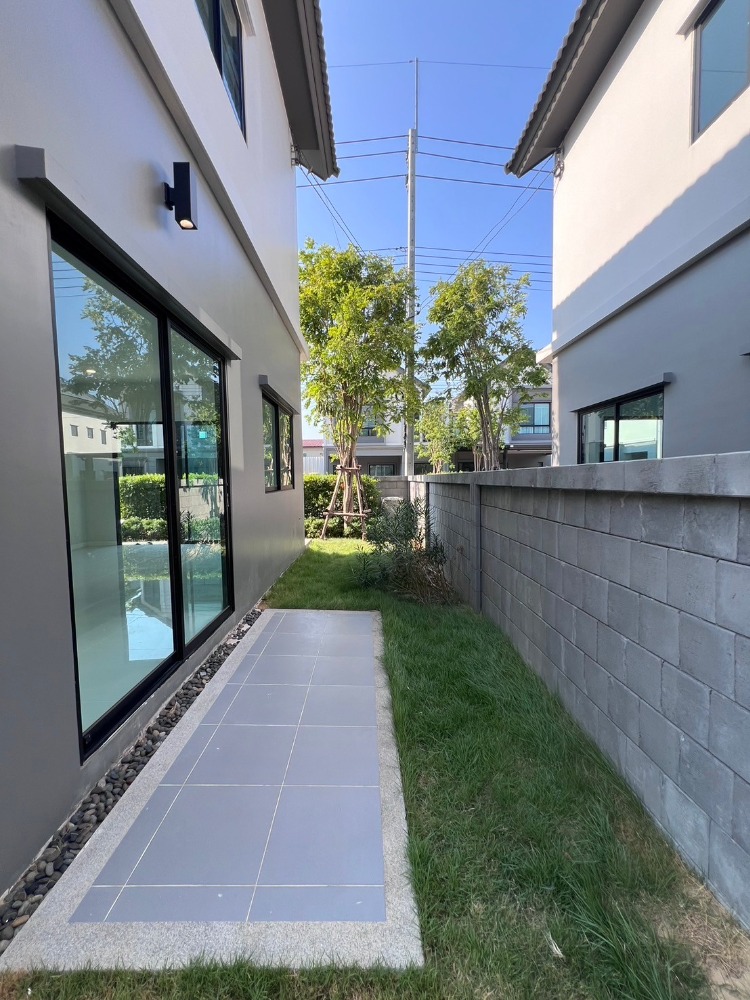 For SalePathum Thani,Rangsit, Thammasat : 🔥Selling a British-style twin house, next to the Green Line🔥 Grand Britannia Khu Khot Station